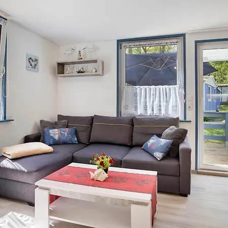 Mary Ann, Bgl 25 Kompleks wypoczynkowy *